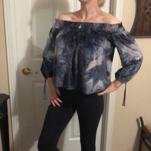Soft velour feel off shoulder blouse - Picture 1 of 3